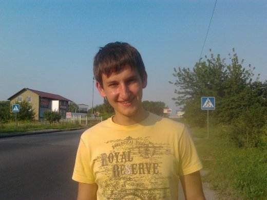 Що зробив лучанин, якому набридло ходити темними вулицями, підсвічуючи собі шлях